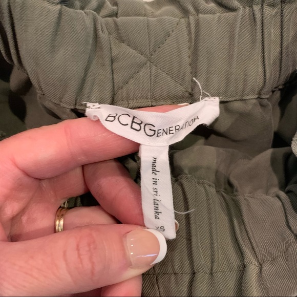 BCBGENERATION Front Tie Shirred Pants Green Size XS - Picture 2 of 5